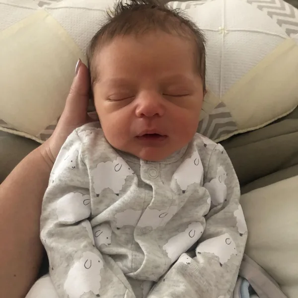 Foto original do bebê tirada no celular